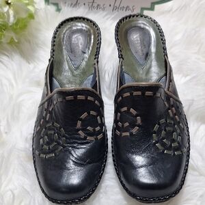 Clarks Black and Green Leather Mules